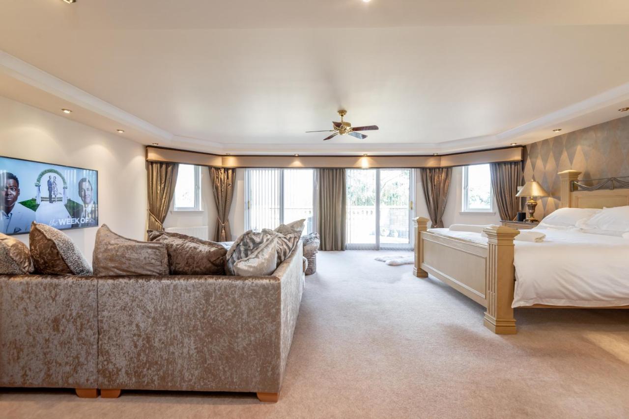 Luxury 6-Bed House With Pool Villa Glenrothes Exterior photo