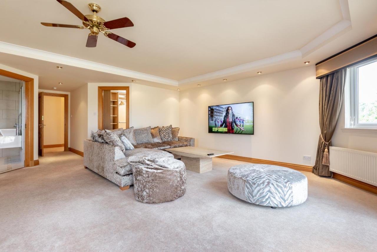 Luxury 6-Bed House With Pool Villa Glenrothes Exterior photo