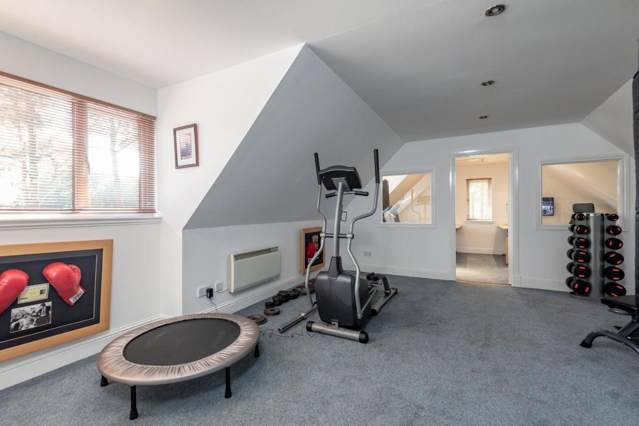 Luxury 6-Bed House With Pool Villa Glenrothes Exterior photo