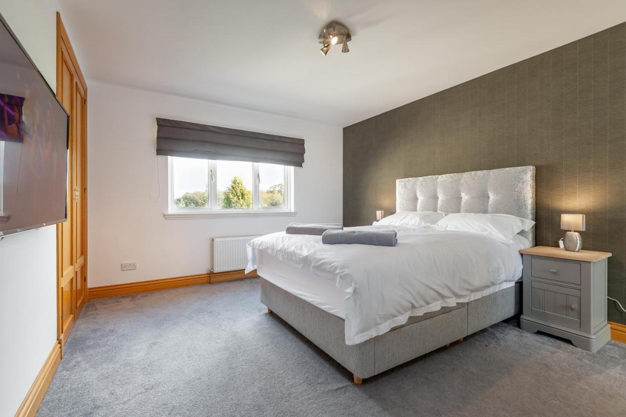 Luxury 6-Bed House With Pool Villa Glenrothes Exterior photo
