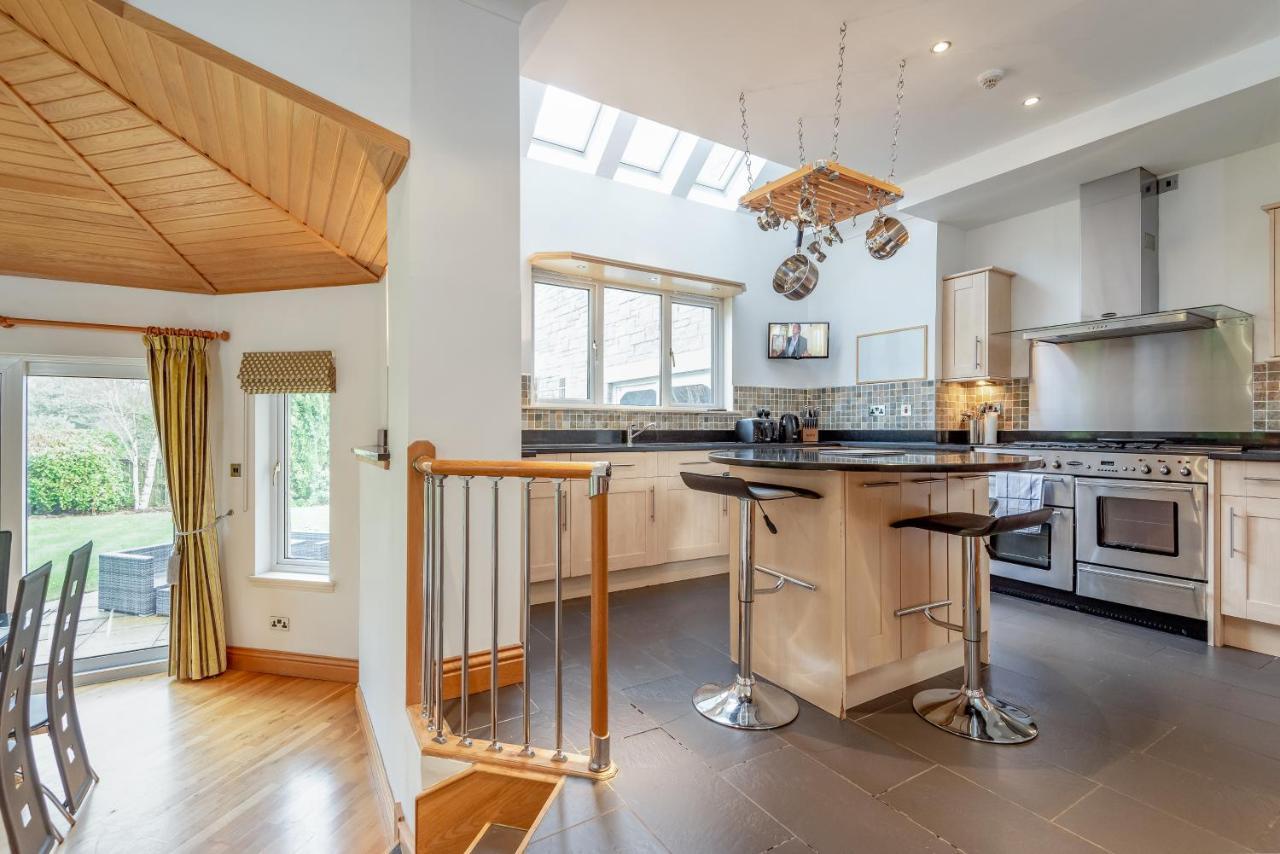 Luxury 6-Bed House With Pool Villa Glenrothes Exterior photo
