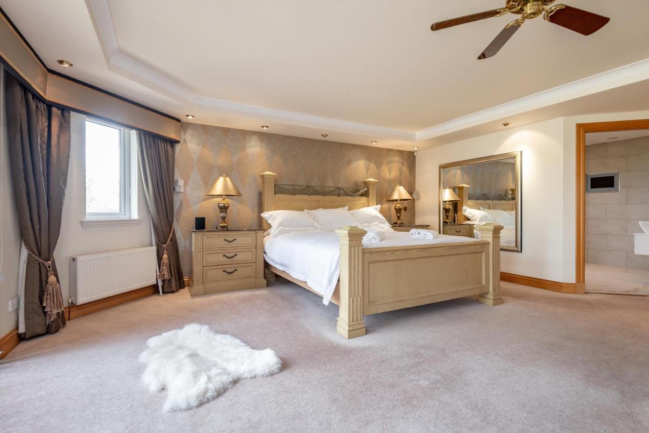 Luxury 6-Bed House With Pool Villa Glenrothes Exterior photo