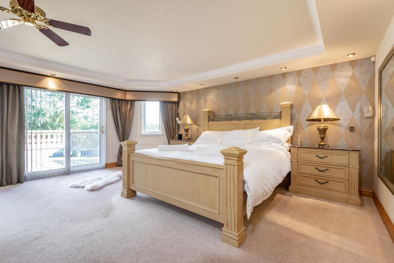 Luxury 6-Bed House With Pool Villa Glenrothes Exterior photo